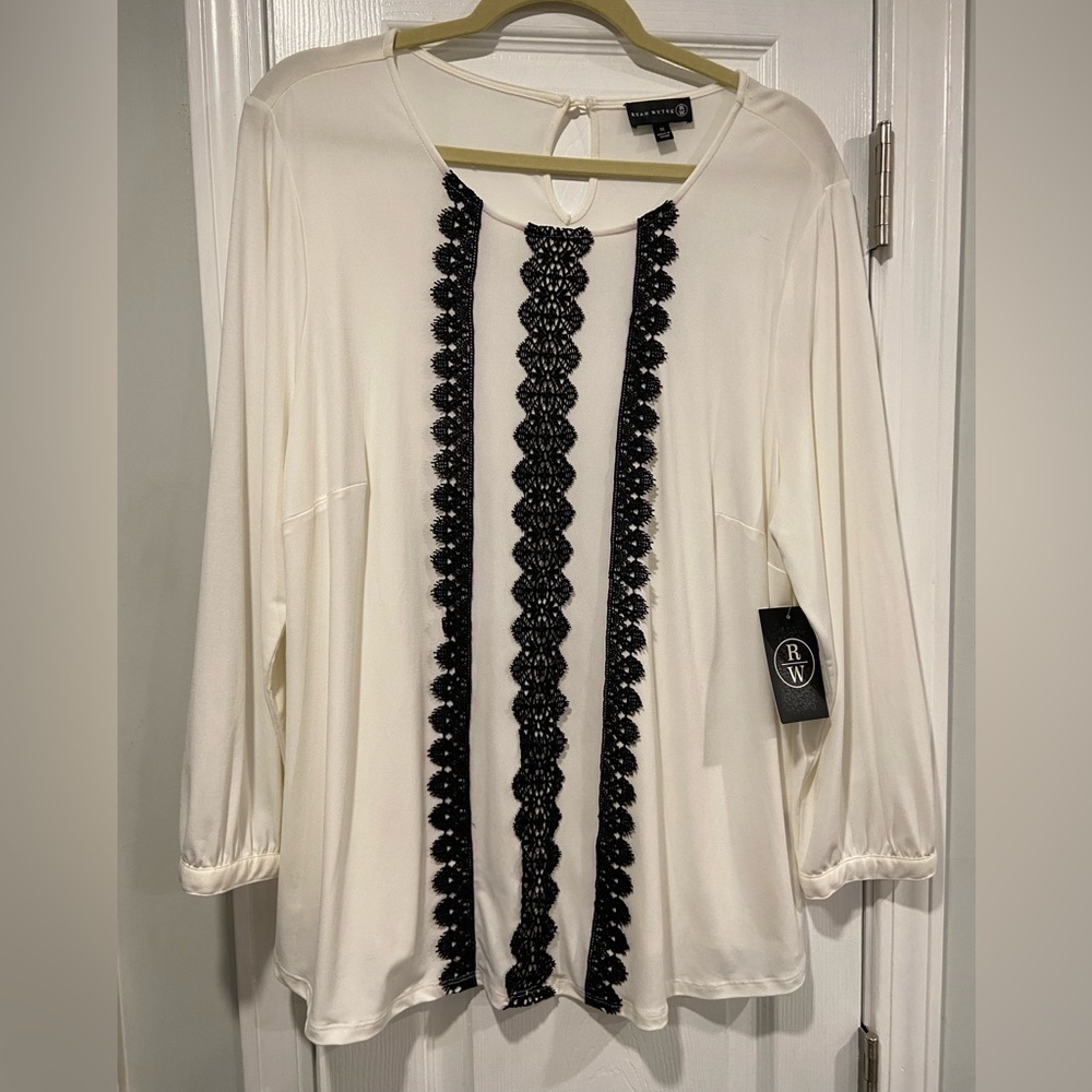 NWT Ryan Wythe Cream Blouse Black Lace Stripe Detail Button Keyhole Size 1X